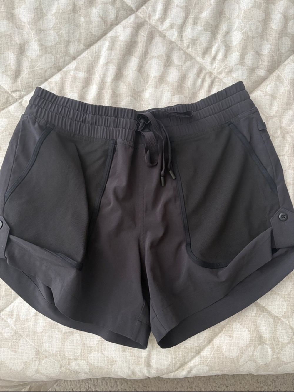 Lululemon Women’s Black Active Drawstring Shorts 4